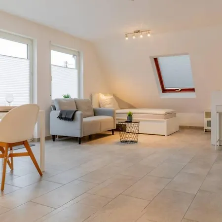 1-zimmer In Lage In Apartment *