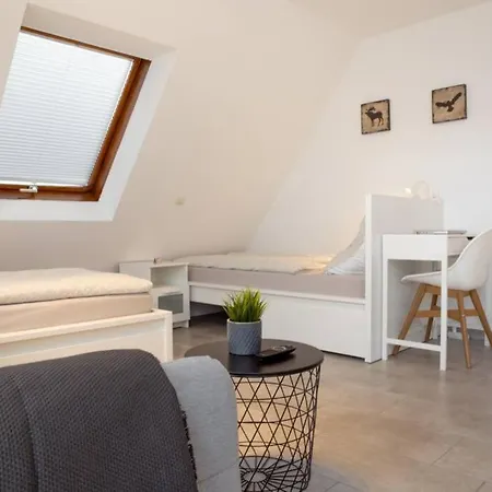 1-zimmer In Lage In Apartment *