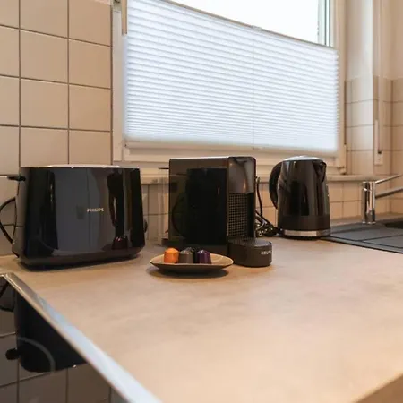 Apartment 1-zimmer In Lage In *